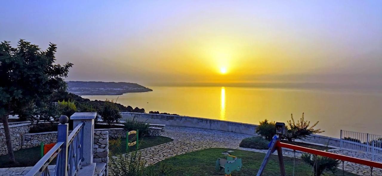 Bed & Breakfast Acquamarina Castro  Exterior photo